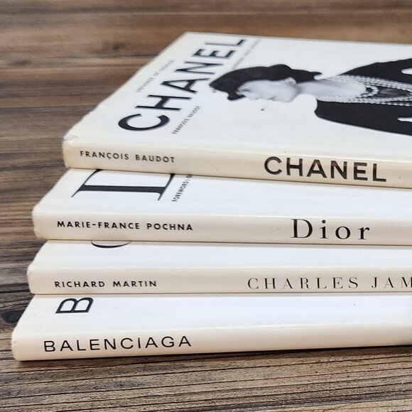 4x High Fashion Books: BALENCIAGA, CHARLES JAMES, DIOR, CHANEL - Picture 2 of 14